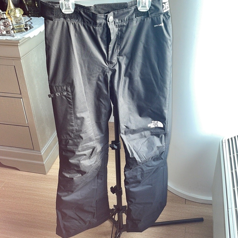 NEVER USED NWOT NORTH FACE DRY VENT SNOW PANTS